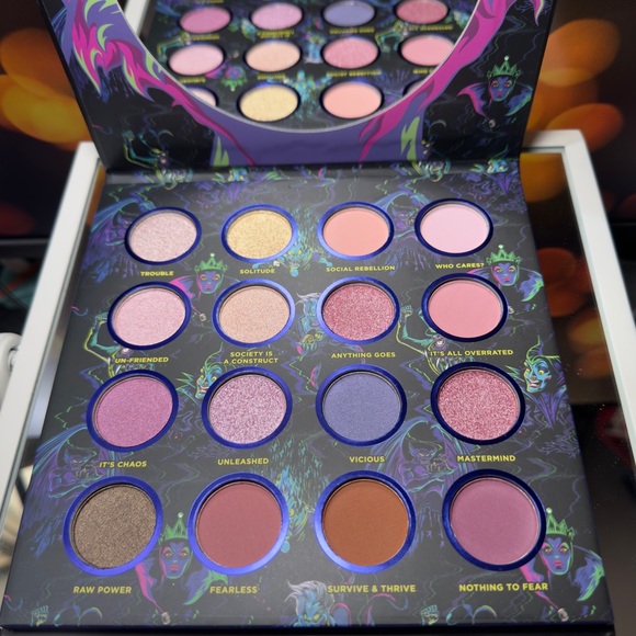 Taste Beauty - Disney’s Villians Maleficent Eyeshadow Palette - NEW - Picture 1 of 2